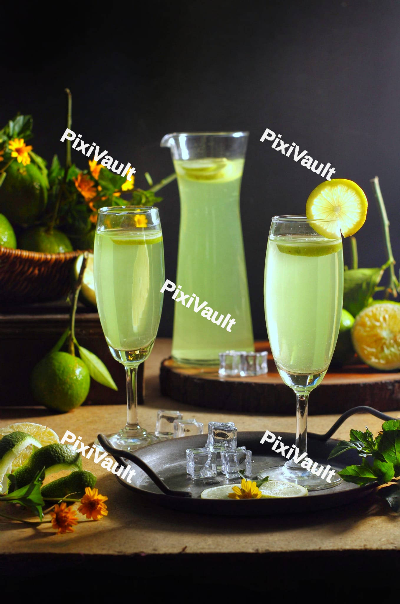 Lemonade with lime slices